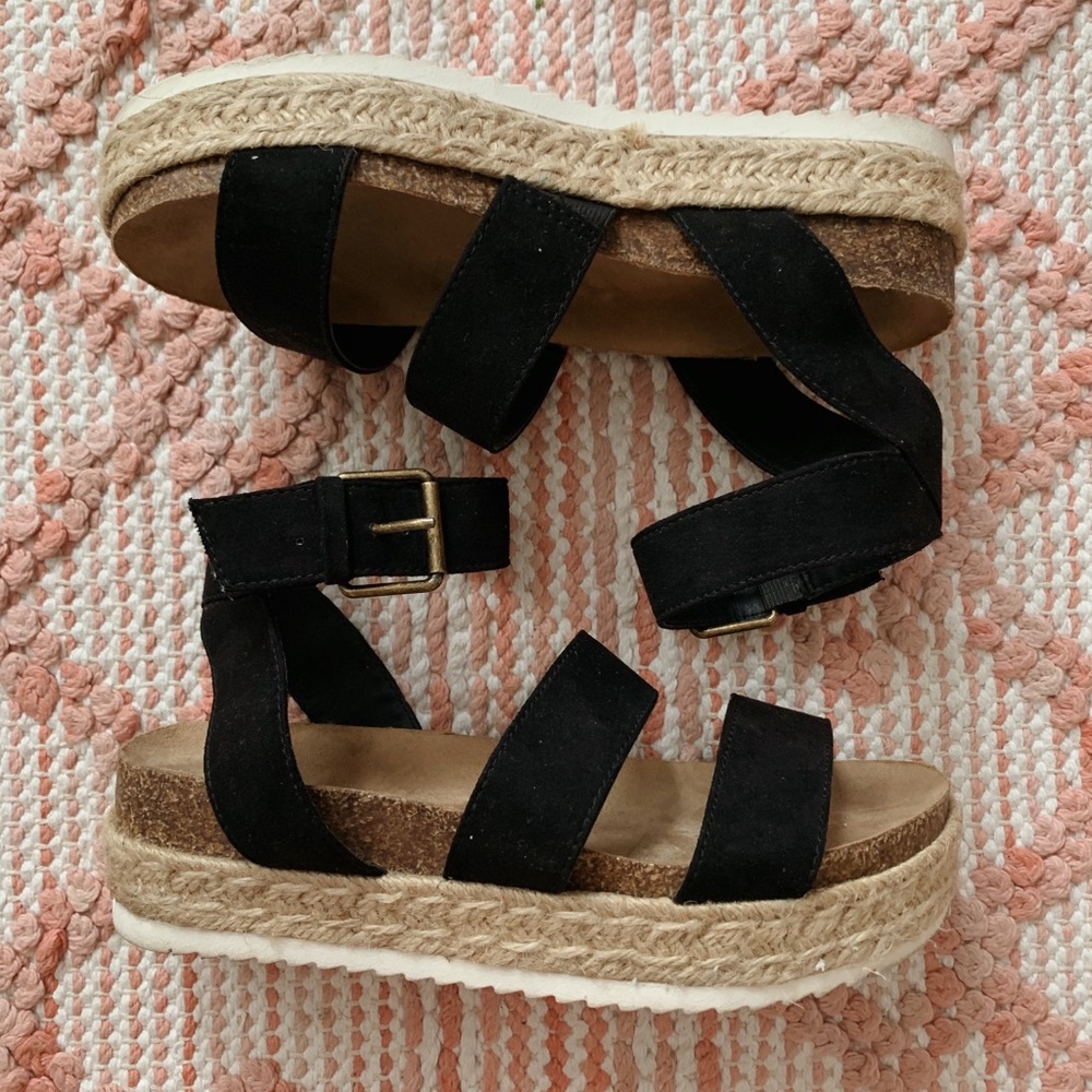 Universal Thread Black Flatform Espadrilles